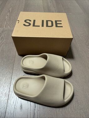 Adidas Yeezy YEEZY Slide "Pure" Sneakers women's size 5.5 authentic